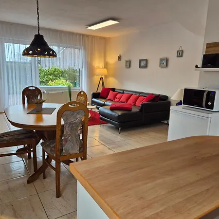 Dom wakacyjny Huus Leni *